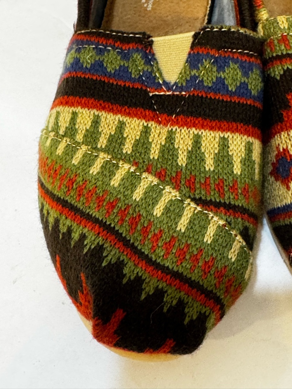 TOMS Kilim Aztec Multicolor Slip-On Flats with Tribal Pattern size 10 - Picture 6 of 8